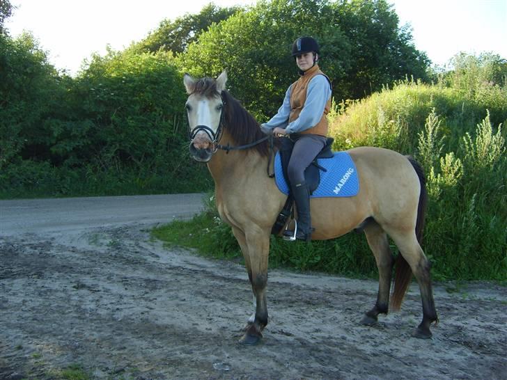 Marong<3(: - Her er vi ude og ride tur igen :)<3 billede 9