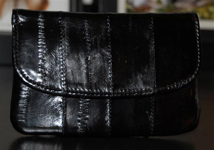 Mine Julegaver 2009 XD - Åleskindspung fra min mormor & hendes mand John :) billede 6