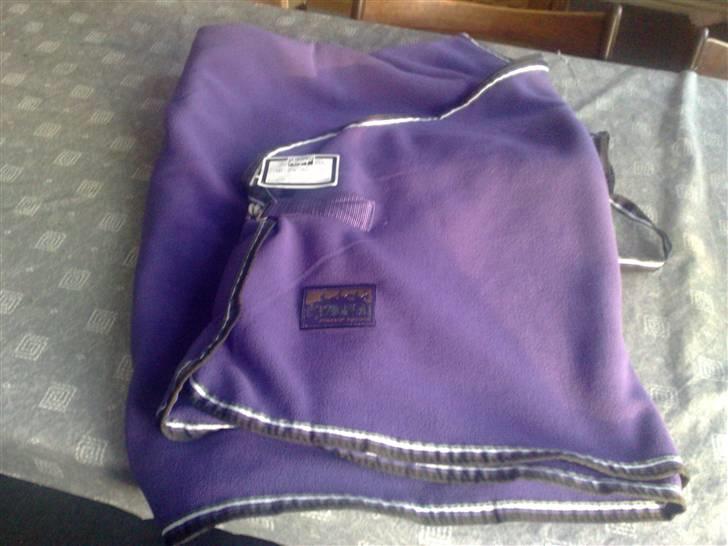 Natrons udstyr - Eskadron fleecedækken. Lavender. Str 115 cm. billede 5