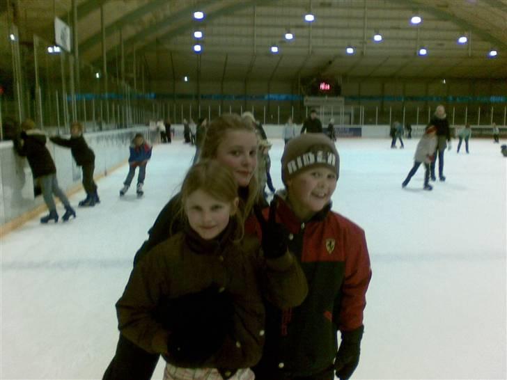 Blandede sne billeder(: - Mig, lillebror Rasmus og søster Simone billede 21