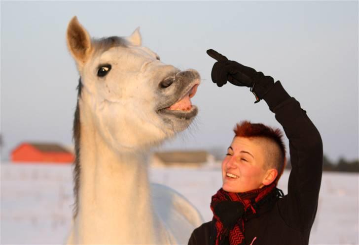 SNE leg med Chicoen !  d.11.februar.2010 - Smile !
Haha, hvor ser jeg dog lallet ud xD billede 9