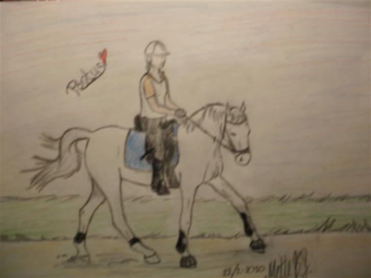 © Mine tegninger :) - Her er den fine blandingsvallak, Pontus, ejet af Amanda, som herinde (pt) hedder "Dressur rytter! *Amandarin* Elsker sin Pontus;*<3"
Link: http://www.hestegalleri.dk/html/gal_visbil.asp?ID=99955 billede 76
