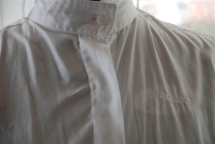 Camillas Fashion...  - Min stævne skjorte
Har også et par hvide fuldskinds ridebukser, et par lange vinter ridestøvler og et par læderridestøvler billede 20