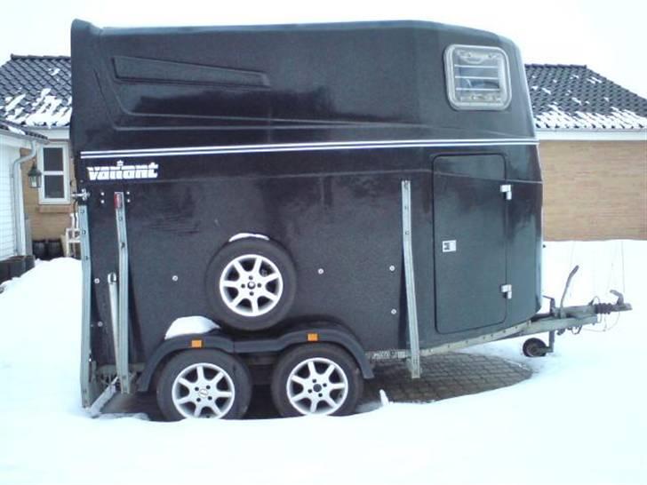 Camillas Fashion...  - Min nye trailer :) 
Der kommer nogle bedre billeder senere. 
men det er en Variant Rubin II eller en Variant Diamant, jeg er ikke helt sikker endnu xD billede 37