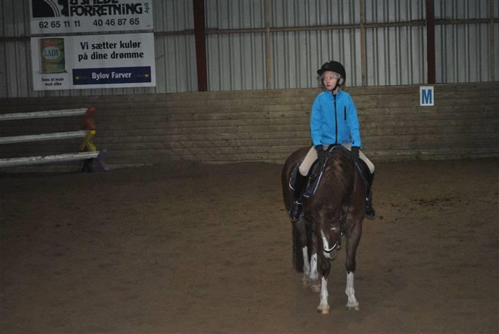 Ridetur på mauneten;) - Kom nu med det tæppe!!!!;)
hehe billede 3