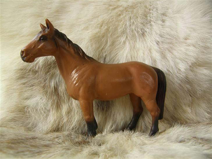 Mine Schleich Dyr - Navn: Creamy Race: Trakehner Køn: Hoppe Alder: 11 år billede 25