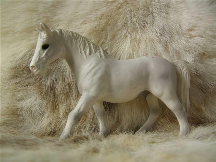 Mine Schleich Dyr - Navn: Legonarius (Lego). Race: Lipizzaner. Køn: Vallak. Alder: 13 år billede 27