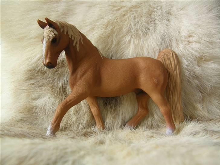 Mine Schleich Dyr - Navn: SkyDancer. Race: Tennesse Walker. Køn: Hingst. Alder: 8 år billede 28