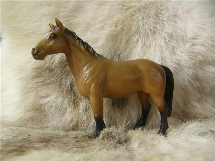 Mine Schleich Dyr - Navn: Robbie. Race: Trakehner. Køn: Hoppe. Alder: 12 år billede 33