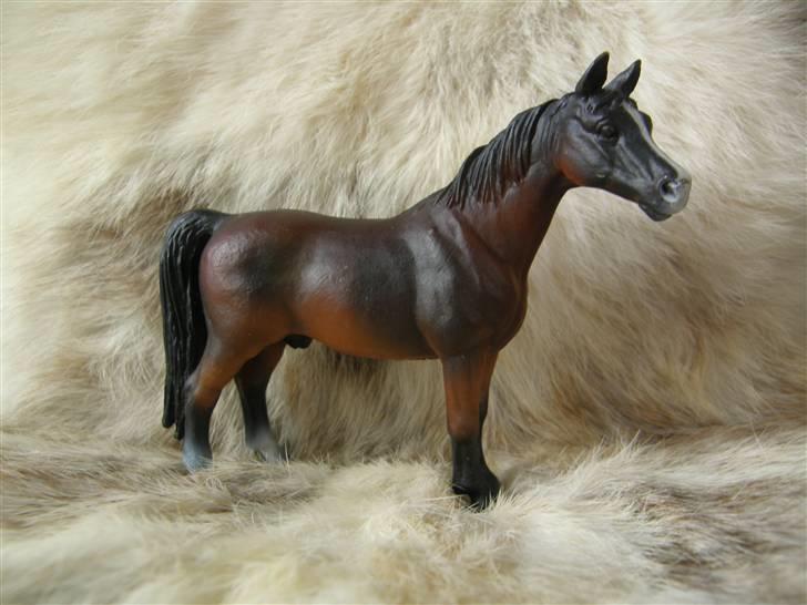 Mine Schleich Dyr - Navn: Lux Race: Engelsk Araber Køn: Vallak Alder: 11 år billede 45