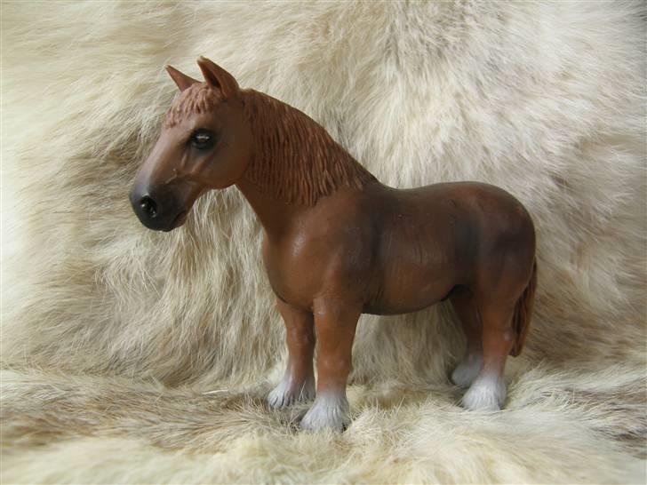 Mine Schleich Dyr - Navn: Mads Race: Ukendt evt. Jysk Hest Køn: Vallak Alder: 10 år billede 92