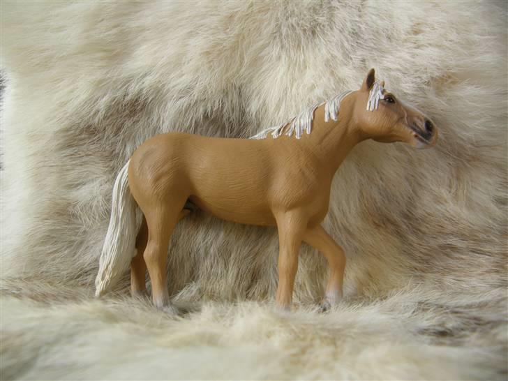 Mine Schleich Dyr - Navn: Golden Race: Palomino Køn: Hingst Alder: 6 år billede 94