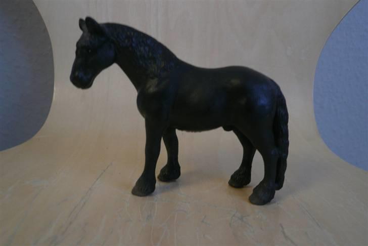 Schleich - Friser hingst 1998

SOLGT! billede 27