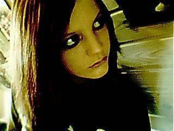 Totalt arto agtigt.  - Meget gammelt billed, vistnok fra 2006, hvor jeg glattede mit hår HVER dag. billede 1