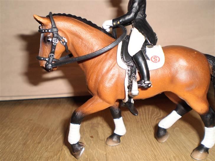 Hannoveraner All Horse´sDream Come True (Wonder) (Schleich) - Til stævne billede 3