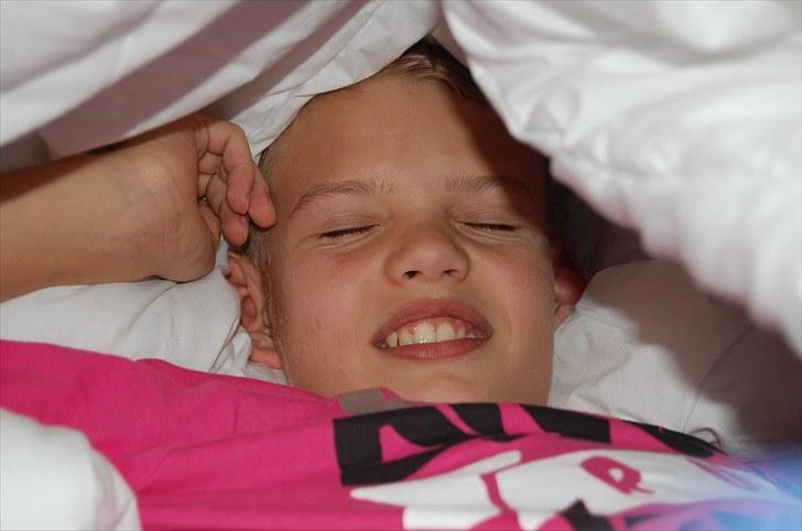 Jeanett & Michala går amok ! ;D  - Joakim    Foto: Michala billede 2