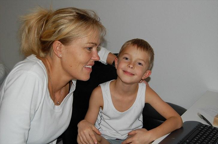 Jeanett & Michala går amok ! ;D  - Sisse og sune      Foto: Michala billede 4