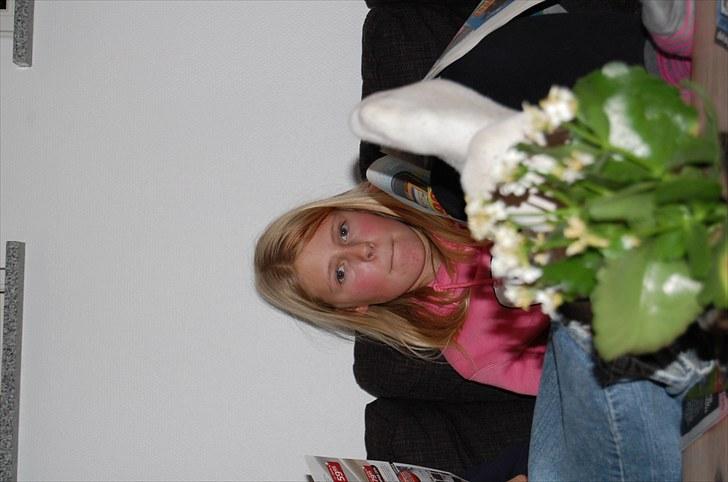 Jeanett & Michala går amok ! ;D  - Jeanett       Foto: Michala 
 billede 5