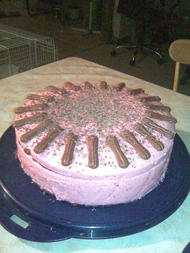 Min mors lagkager :D - Hindbærlagkage til camilla billede 2