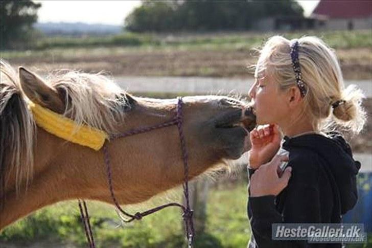 Når en engel siger farvel?... :'( <3 R.I.P billede 3