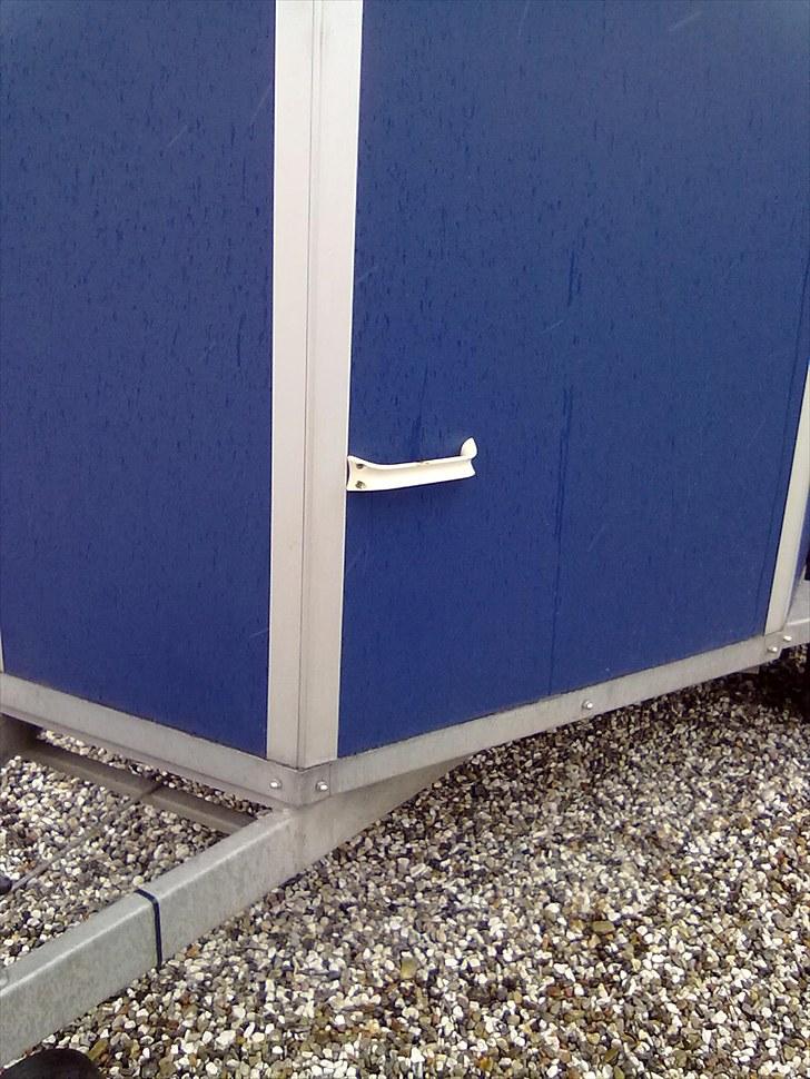 Kristine&Kristina's Trailer. - Håndtag. billede 2