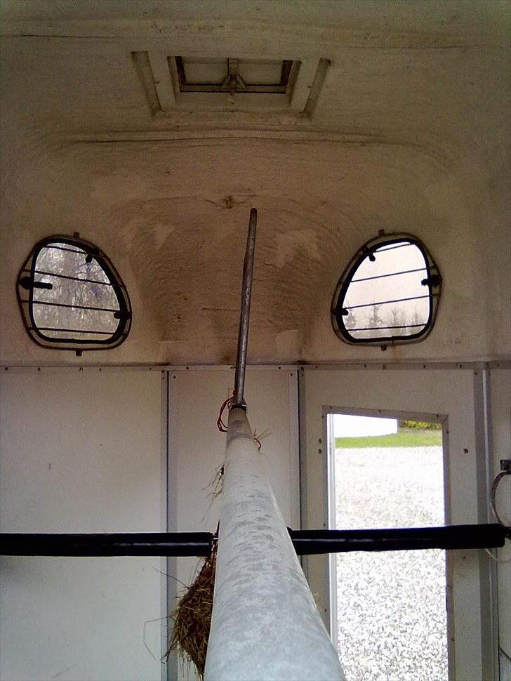 Kristine&Kristina's Trailer. - Forrest i traileren.
- den er ikke støvet af ;) billede 16