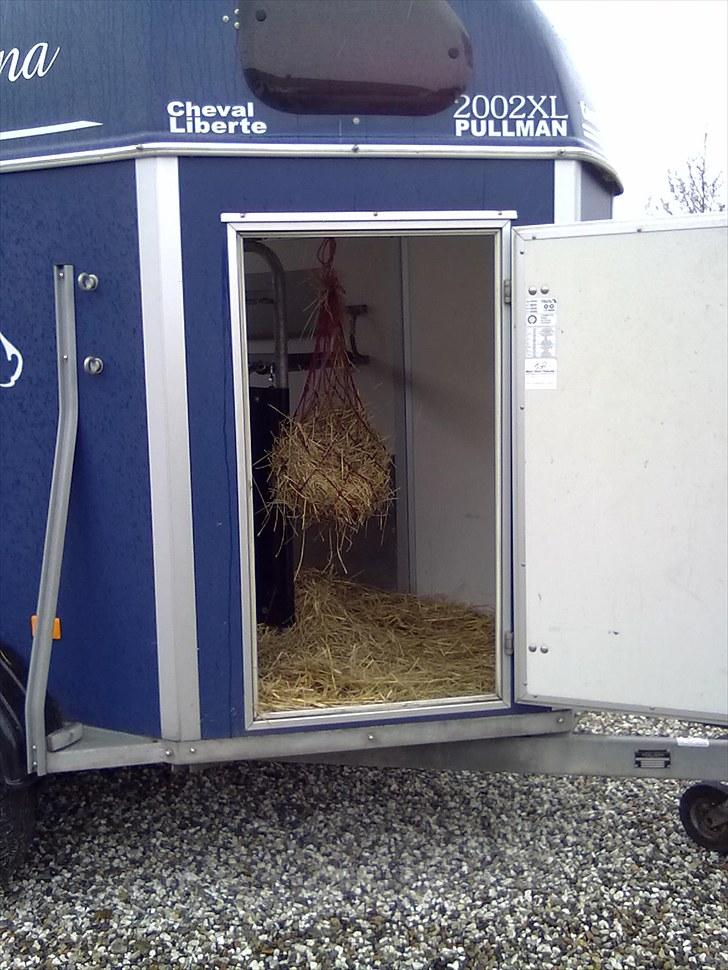 Kristine&Kristina's Trailer. - Dør åben + hønet. billede 22