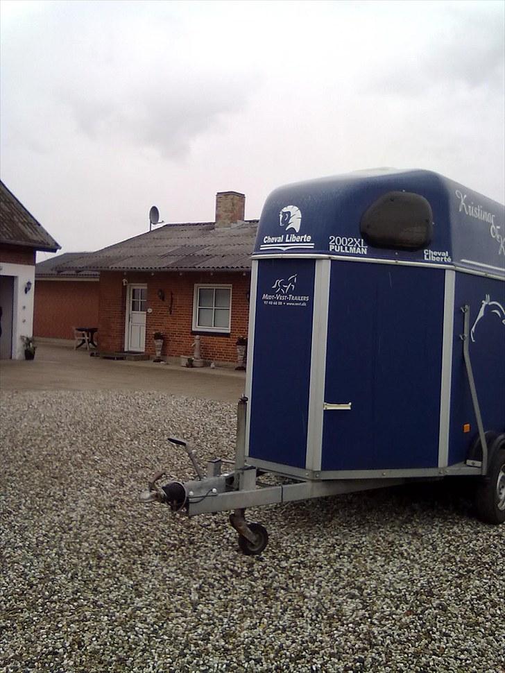 Kristine&Kristina's Trailer. - Traileren set forfra. billede 23
