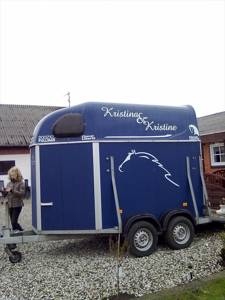 Kristine&Kristina's Trailer. - Traileren set fra venstre side.
Kristina & Kristine.
(Tulles side) billede 24