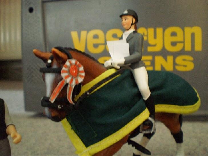 Hannoveraner All Horse´sDream Come True (Wonder) (Schleich) - En til rød roset billede 14