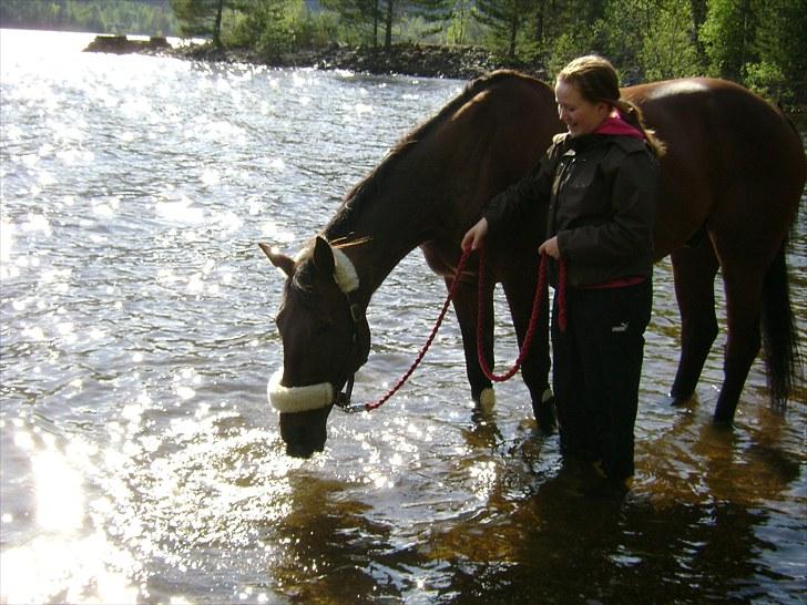 Inga og Pathie på stranden - verdens største legedyr! :D  - FOTO : avis-mand billede 27