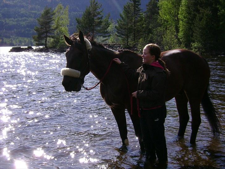 Inga og Pathie på stranden - verdens største legedyr! :D  - FOTO : avis-mand billede 28