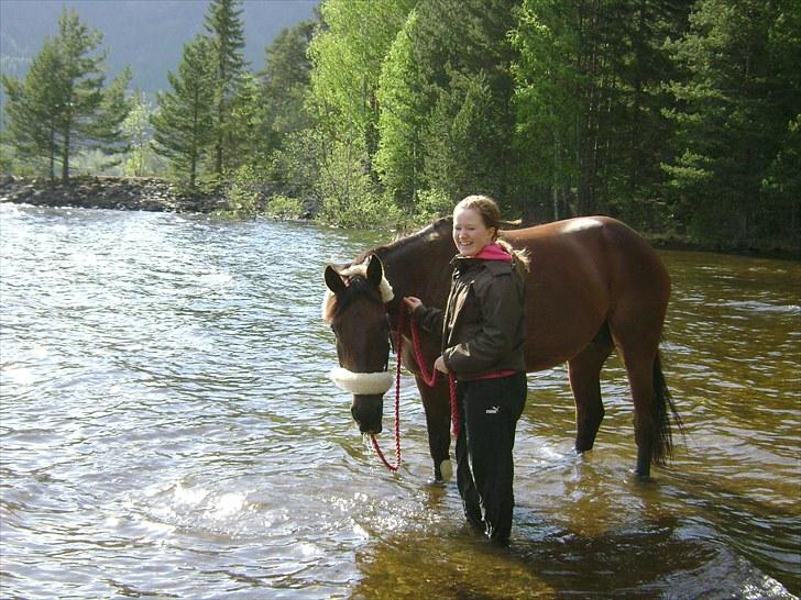 Inga og Pathie på stranden - verdens største legedyr! :D  - FOTO : avis-mand billede 30