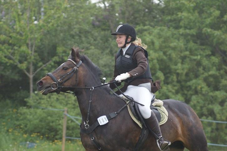 Charlotte og Destiny. billede 3