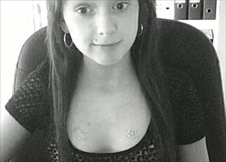 Mine piercinger + tusser. - Madonna og uden makeup :-) billede 4