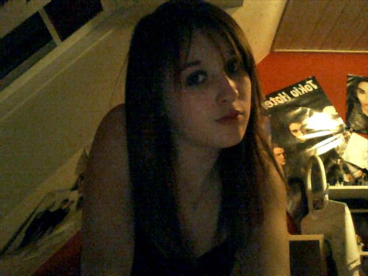 Mit håreventyr :D - 3.. LANG hår ;D med lidt pandehår :D stadig naturlig hårfarve :D billede 3