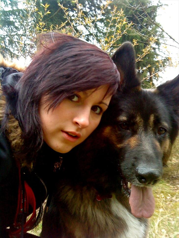 Mit håreventyr :D - 14. Så fik man sidecut :D havde farvet garnet lilla, men farven var lidt udvasket her :D billede 14