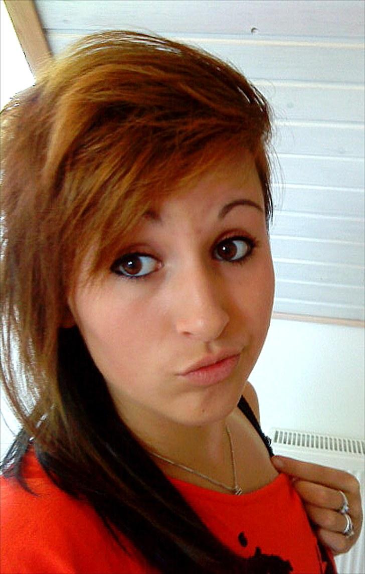 Mit håreventyr :D - 9. Rævehår øverst :D forsøg på at få det blondt :D billede 9