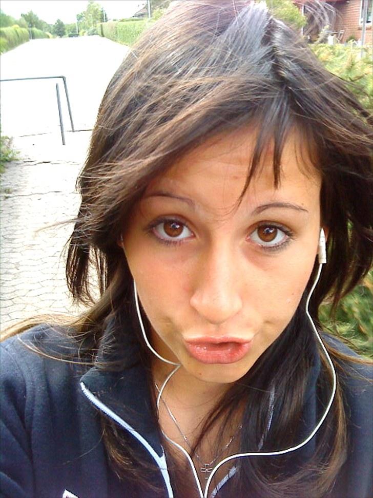 Mit håreventyr :D - 8. afvasket sort hår :D me do not likey D; billede 8