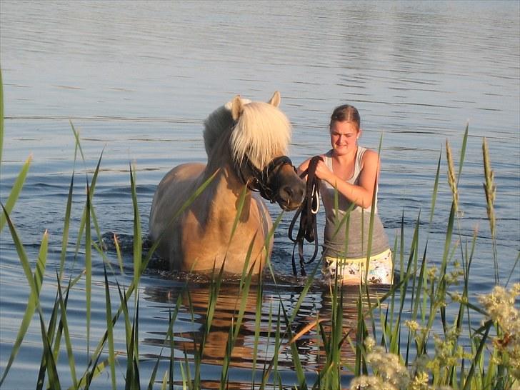 Guldpigen på badetur :b billede 4