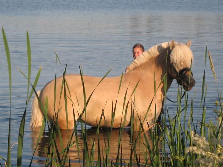Guldpigen på badetur :b billede 10