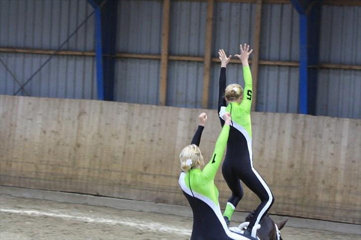 Voltigering <3 - Mig og cille, kür
BSR 2010 :D billede 12