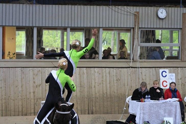 Voltigering <3 - Amalie og jeg,
kür bramming 2010 billede 17
