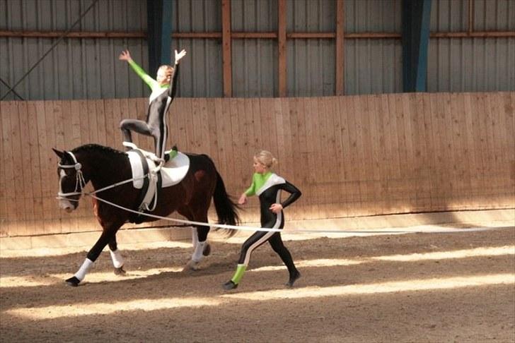 Voltigering <3 - Mig,<3
kür bramming 2010 billede 21