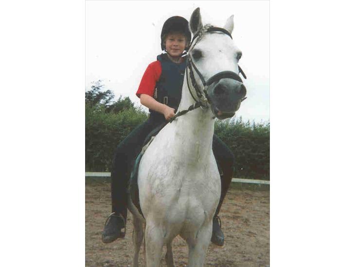 {{currentPhoto.altText}} billede {{currentPhoto.number}}