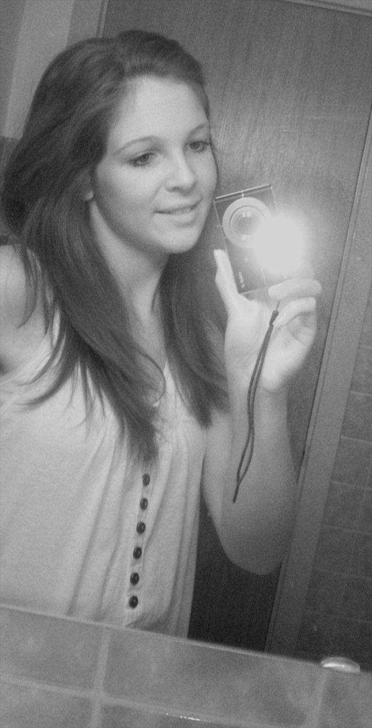 Ida Hansen (; billede 1