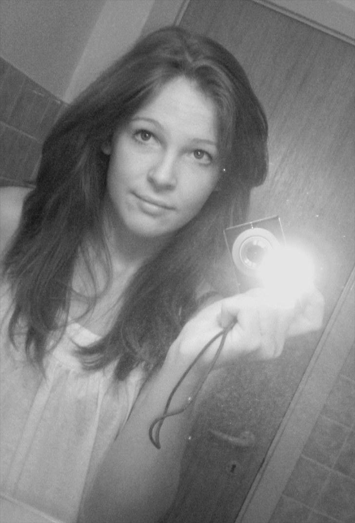 Ida Hansen (; billede 6