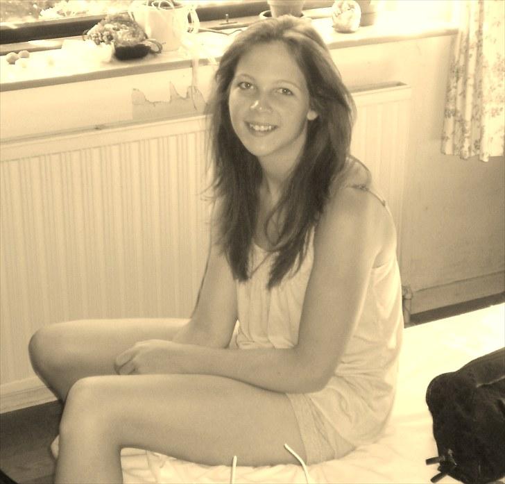 Ida Hansen (; billede 7