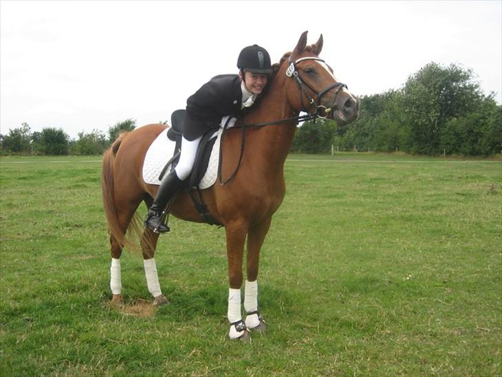 {{currentPhoto.altText}} billede {{currentPhoto.number}}