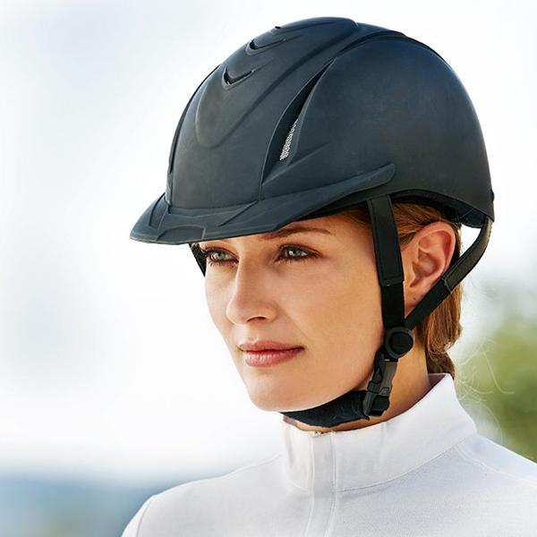 Ridehjelm med justerbar størrelse 